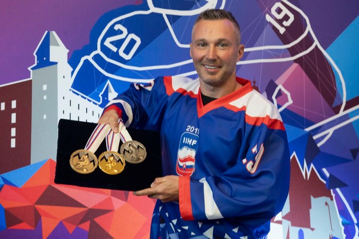 Višňovského zlatá partia v Bratislave vyzve české hokejové legendy